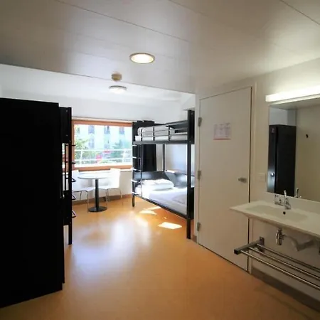 Hi Yves Robert Hostel