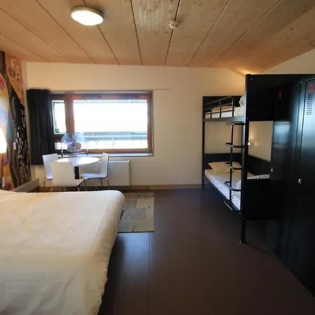 Hostel Hi Yves Robert