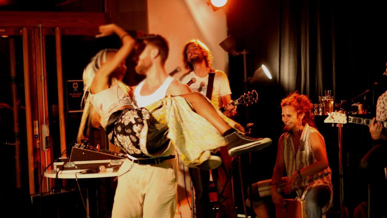 Hostel Hi Yves Robert *