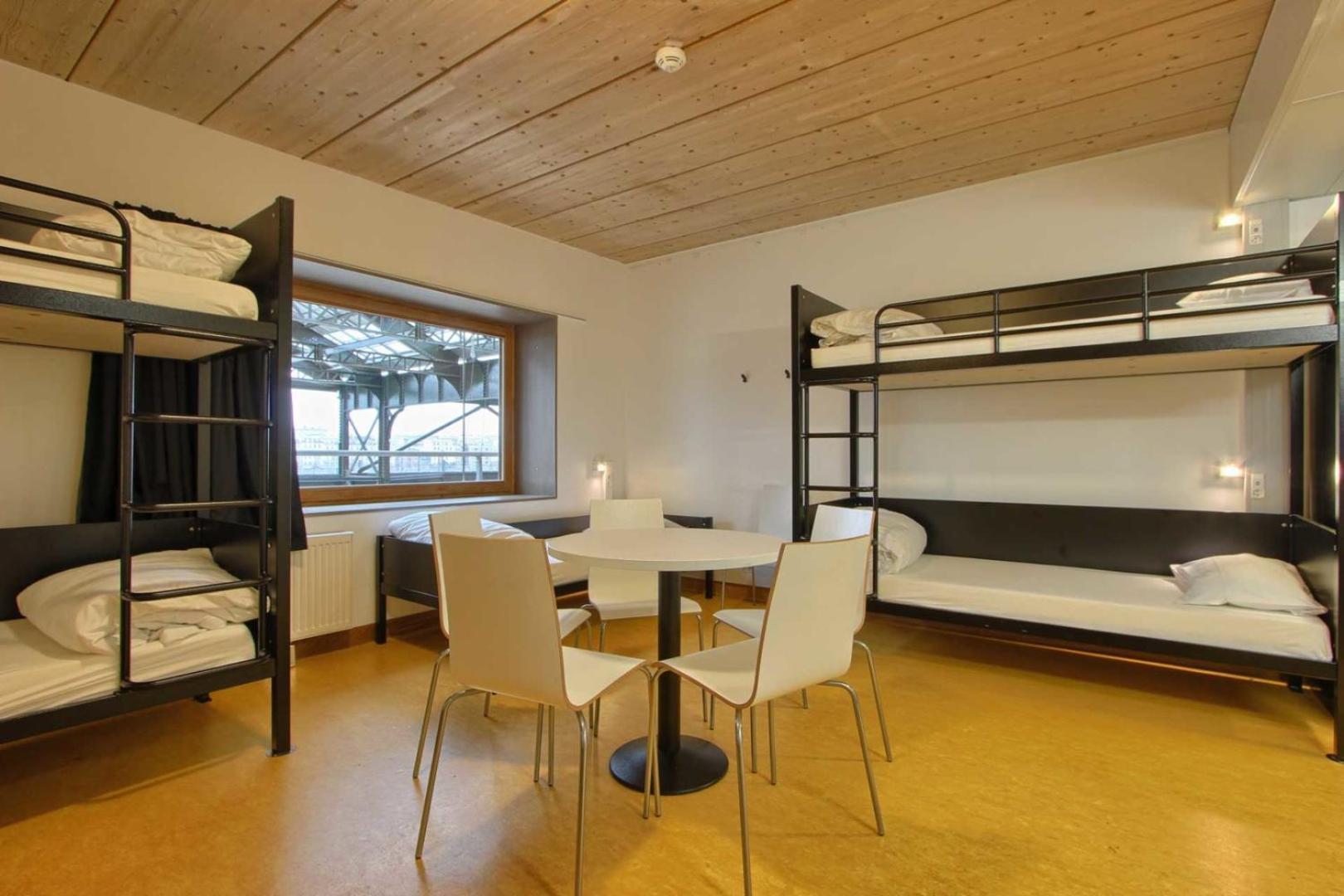 Hi Yves Robert * Paris