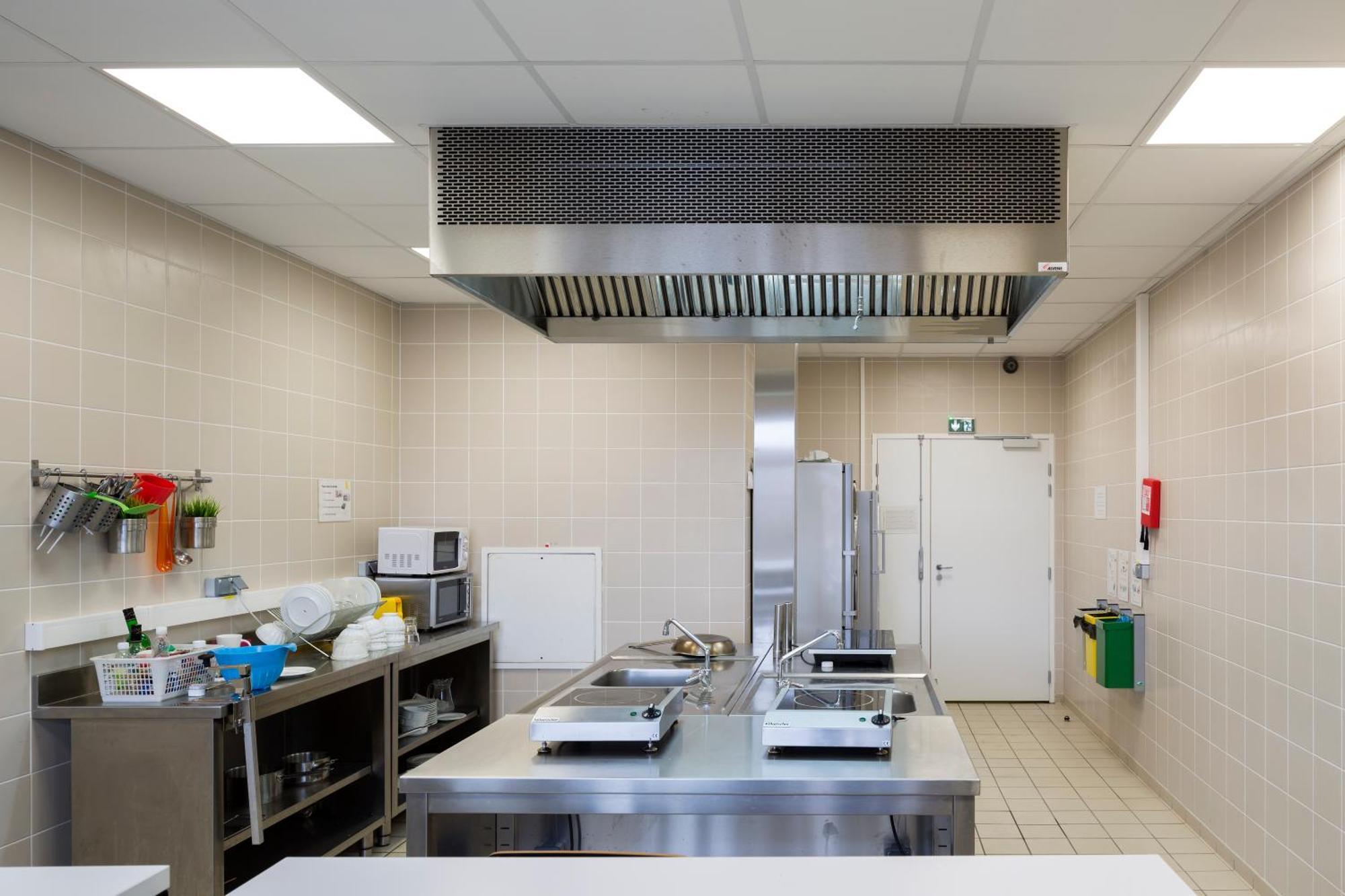 Hostel Hi Yves Robert *