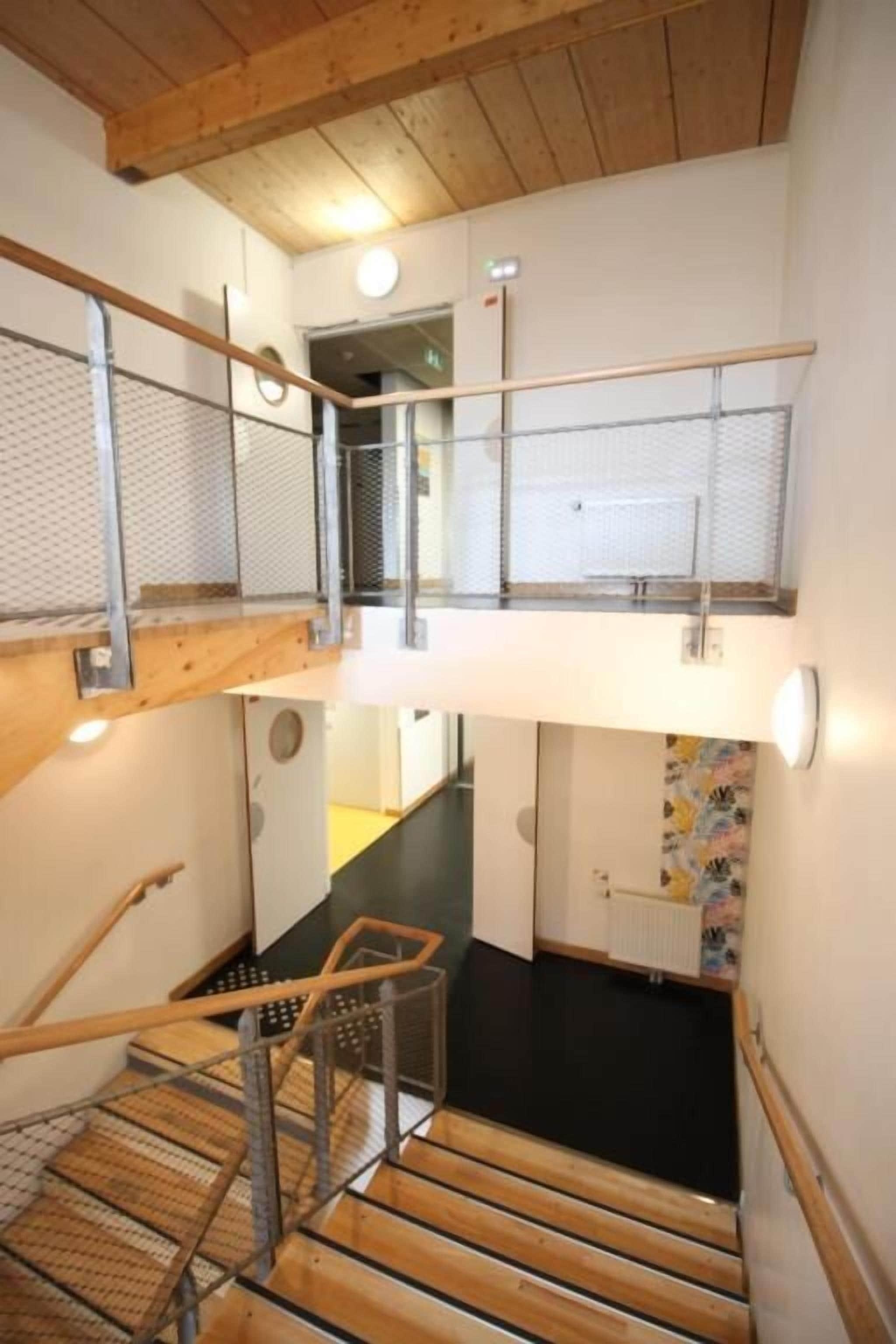 Hi Yves Robert Hostel Paris