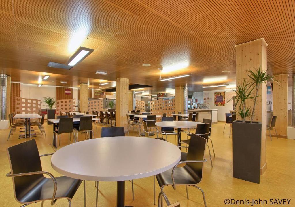 Hi Yves Robert * Paris